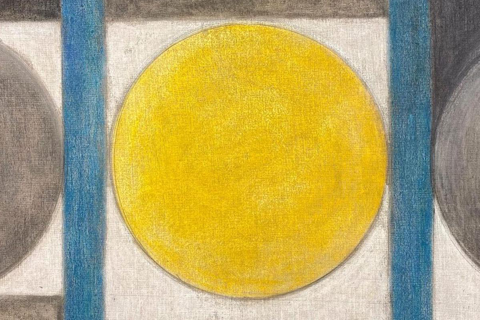 Abstract drawing of a yellow circle with two blue lines on each side