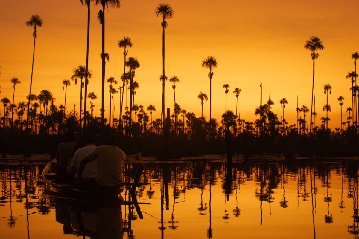 peruvian sunset over water 